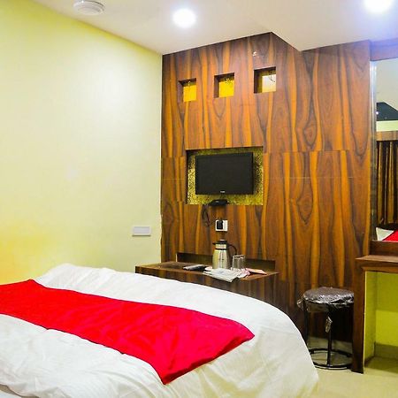 Hotel Kalash Ujjain Buitenkant foto