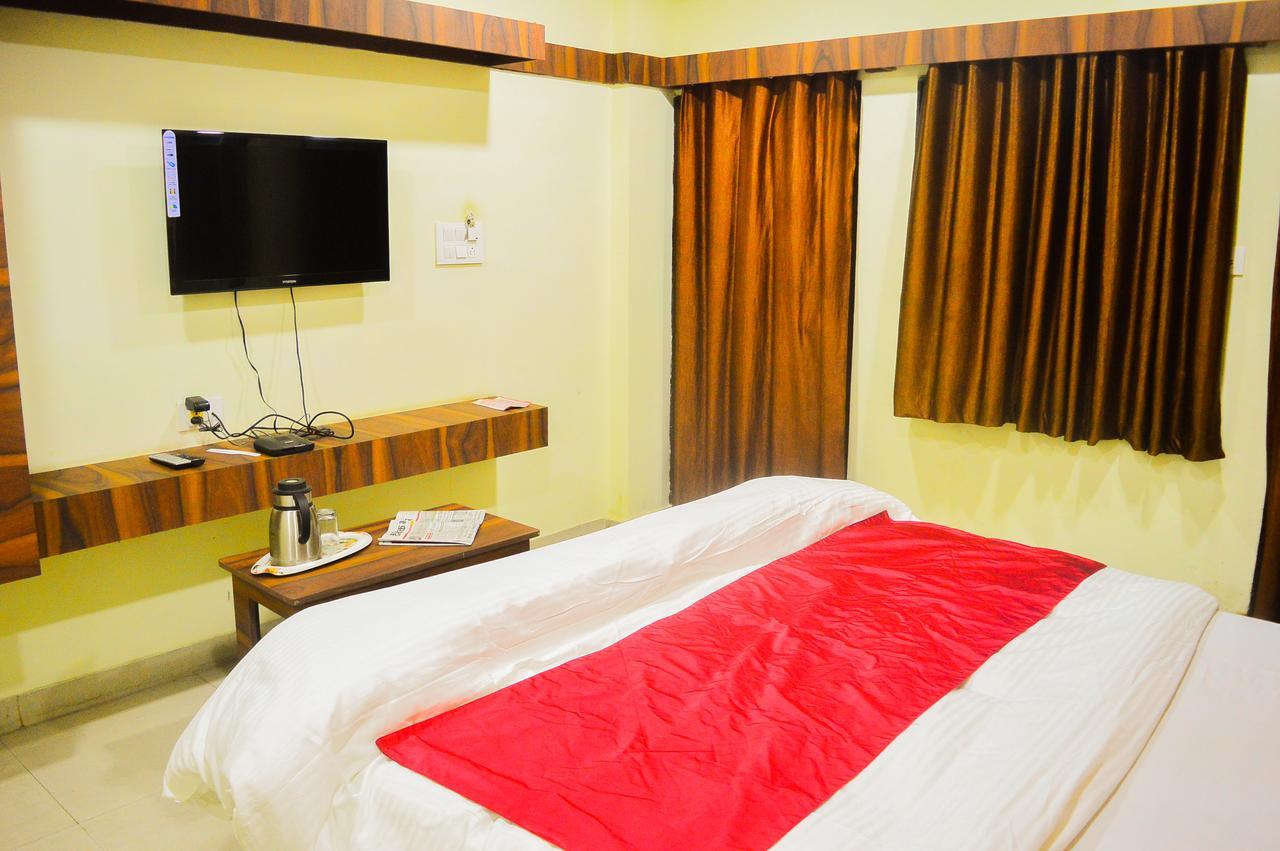 Hotel Kalash Ujjain Buitenkant foto