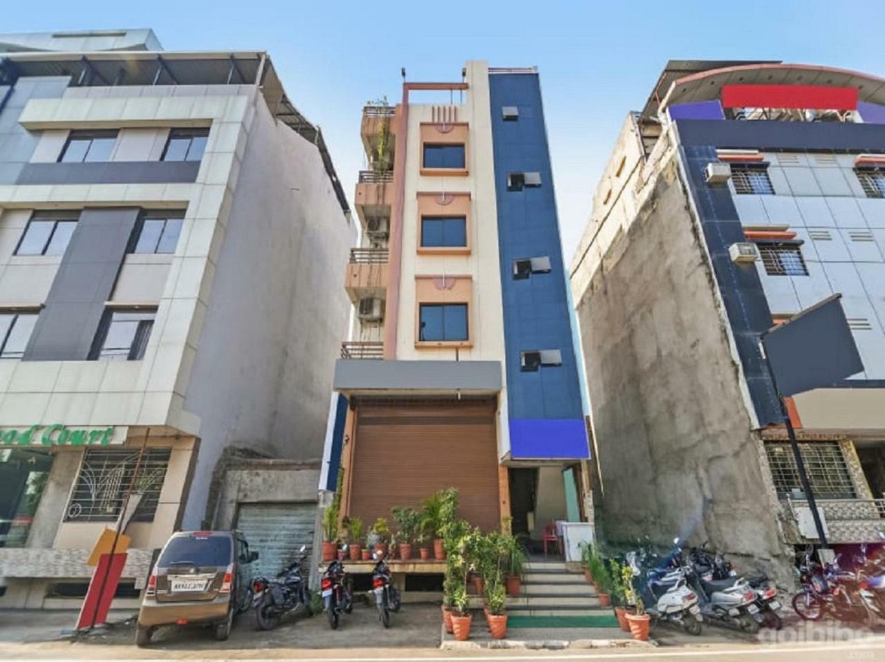 Hotel Kalash Ujjain Buitenkant foto